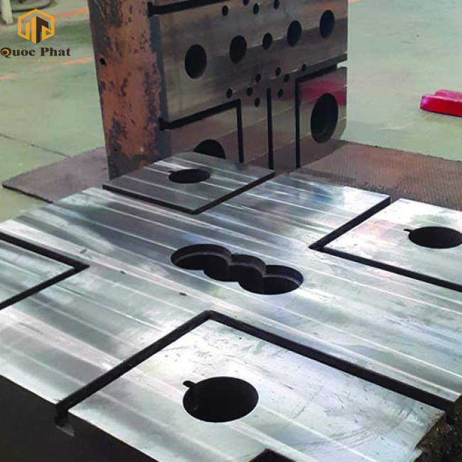Gia công tạo hình sắt thép